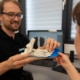 Einlagenberatung mit anatomischem Fußmodell